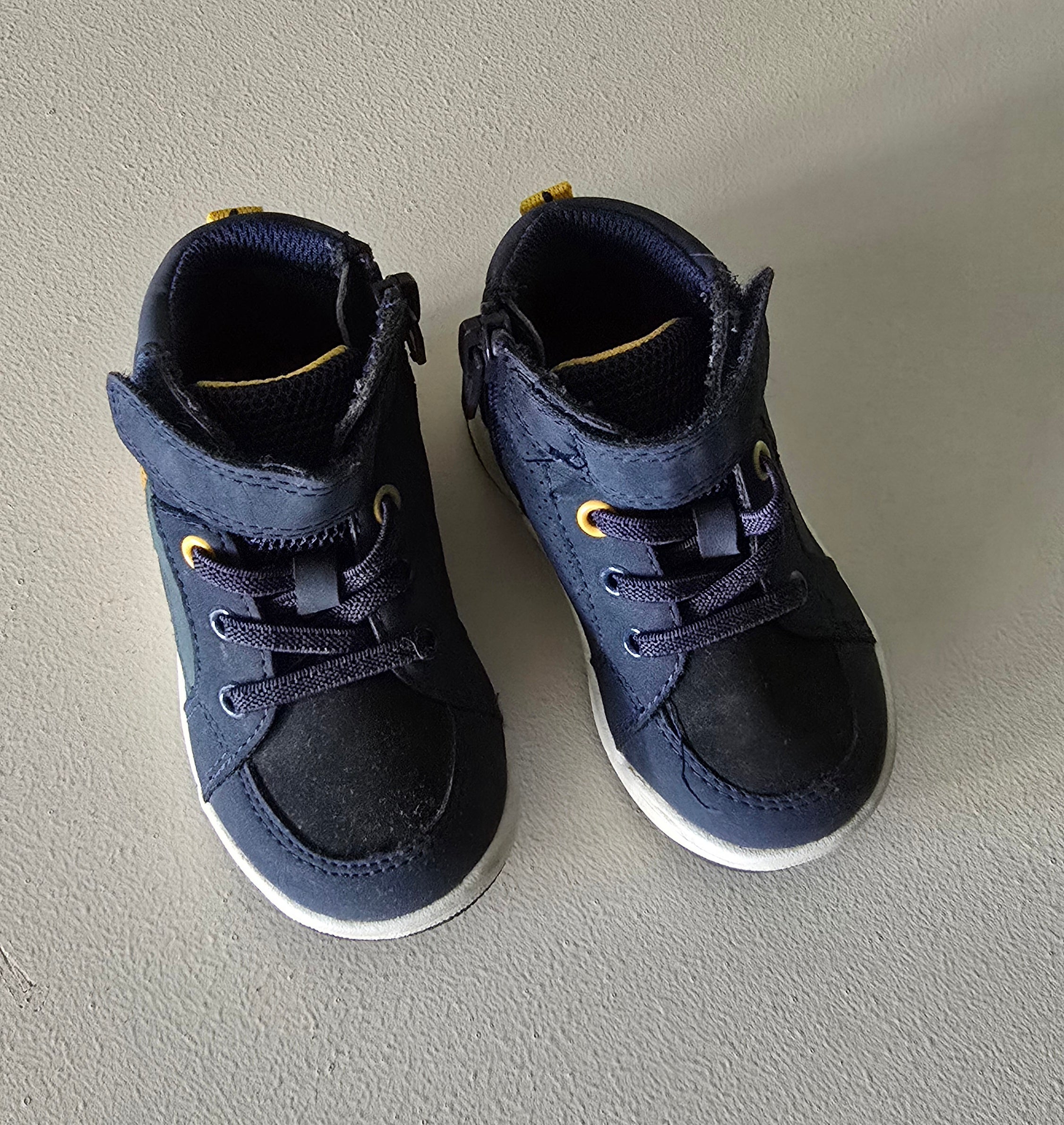 Cat & Jack Boots (18)