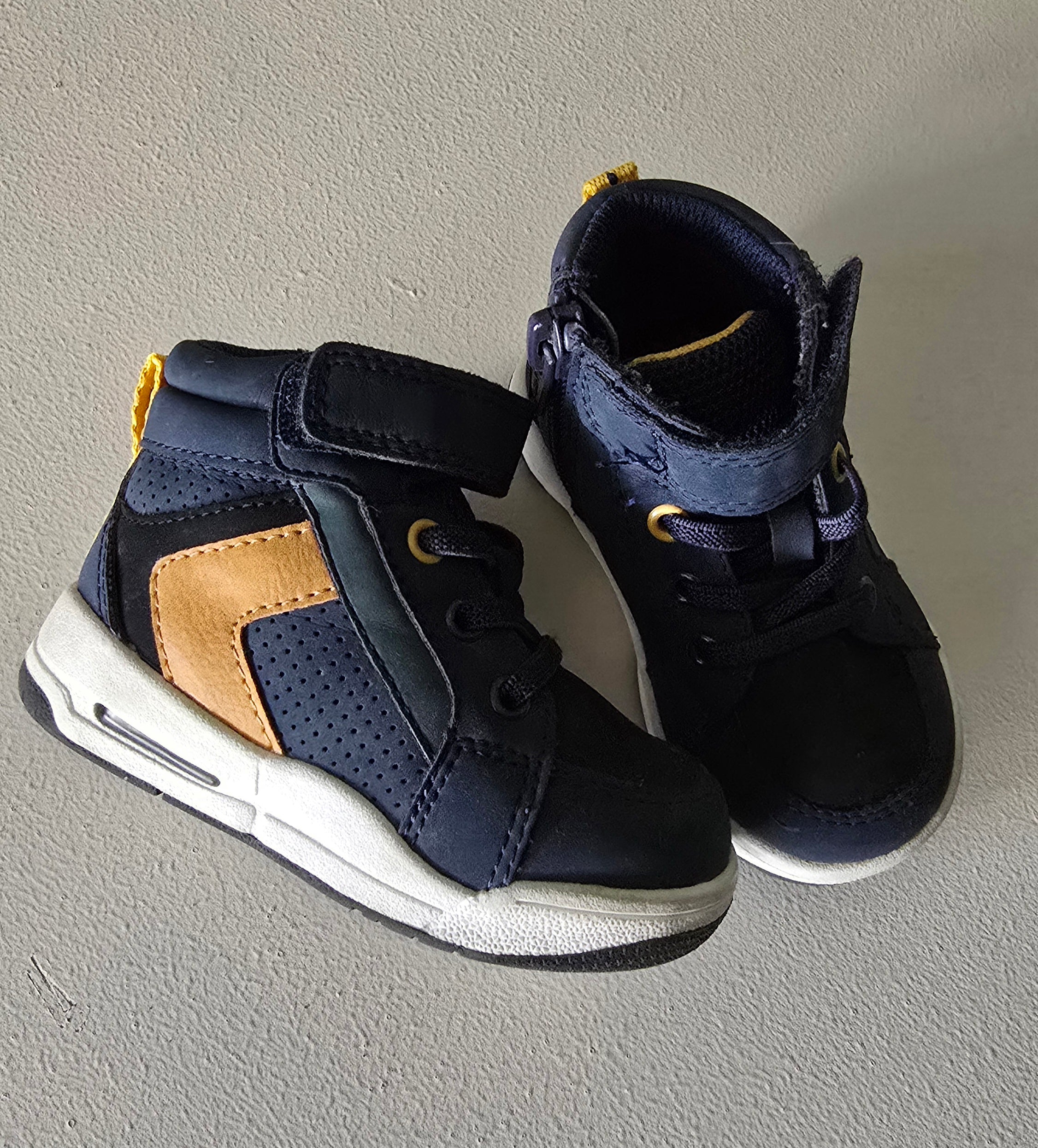 Cat & Jack Boots (18)