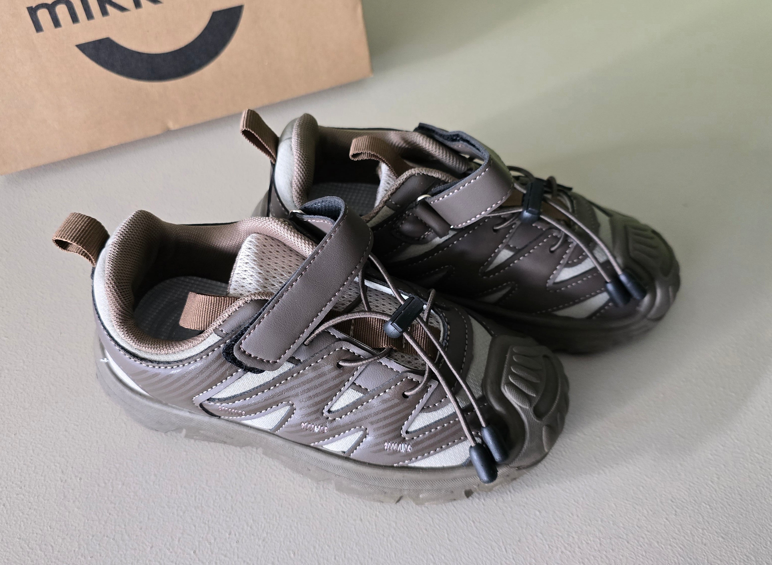 Mikk-Line Brown trainer shoes (32 and 33)