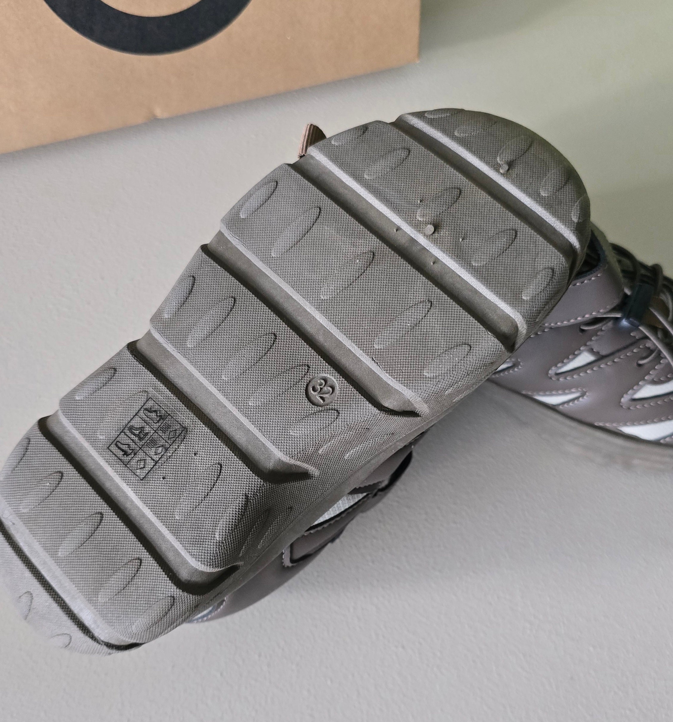 Mikk-Line Brown trainer shoes (32 and 33)